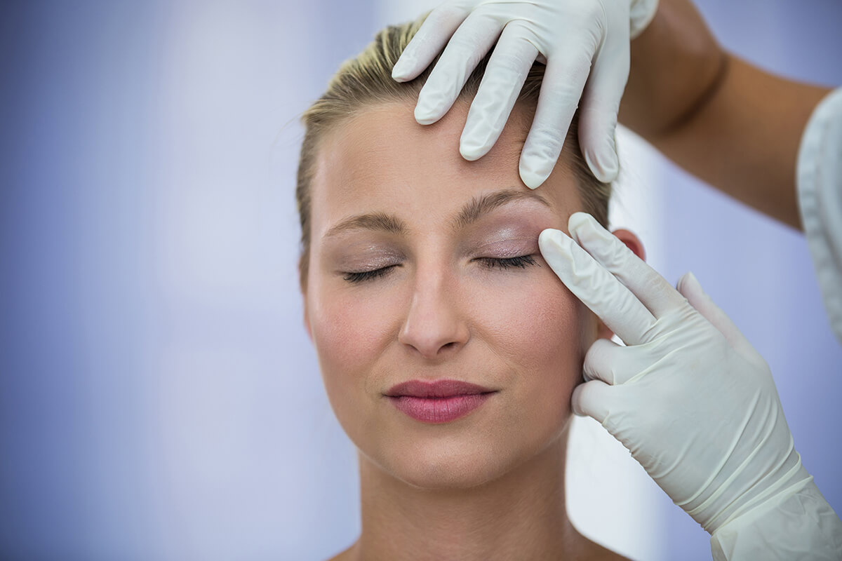 Göz Kapağı Estetiği ile Kaş Kaldırma Ameliyatı Ne Zaman Birlikte Yapılmalı?