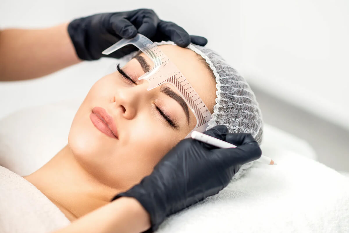 Kaş Kaldırma Ameliyatı Teknikleri: Hangisi Sizin İçin Uygun?